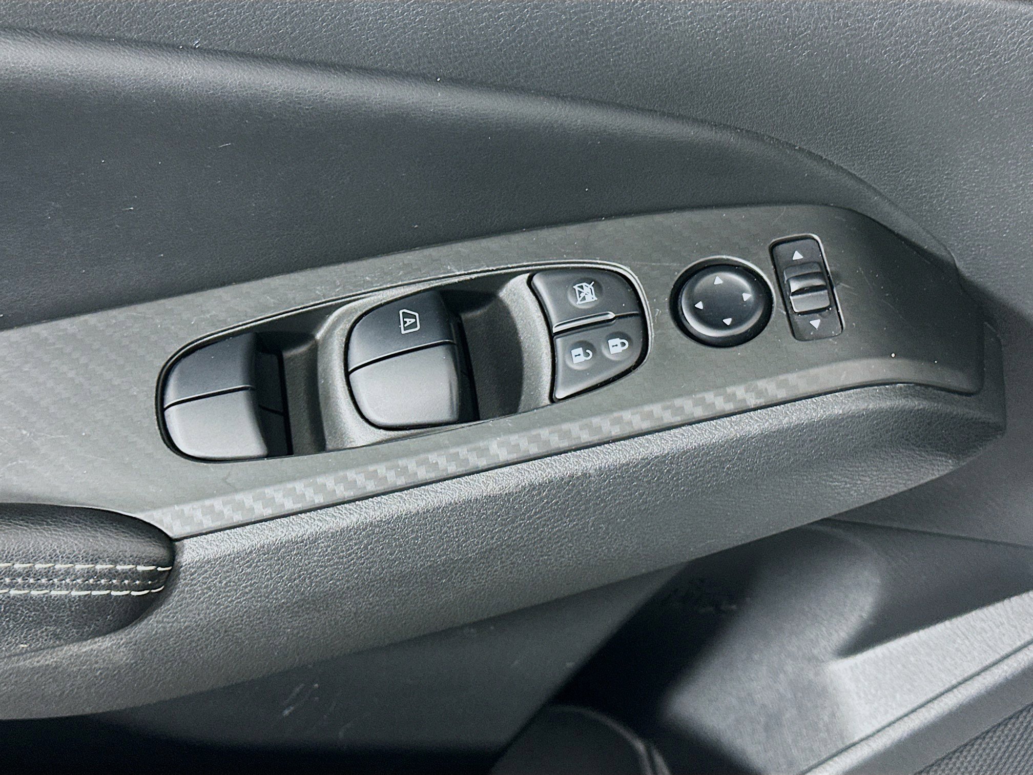 Used 2024 Nissan Altima 2.5 SV image 15