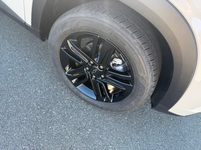 New 2026 Chevrolet Trax ACTIV w/ Sunroof Package FWD image 4