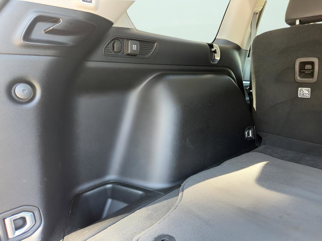 Used 2023 Jeep Grand Cherokee Limited w/ Black Appearance Package image 54