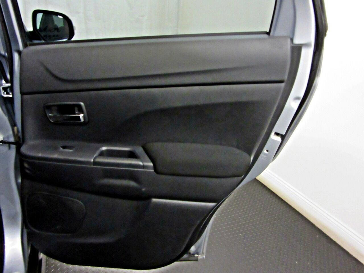 Used 2016 Mitsubishi Outlander Sport ES AWD/4WD image 11