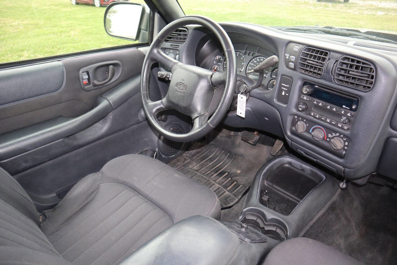 Used 2003 Chevrolet S10 Pickup LS w/ LS Preferred Equipment Group AWD/4WD image 25