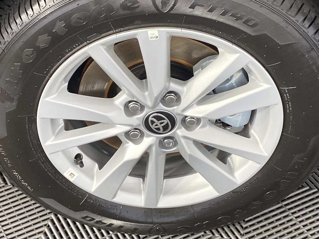 Used 2026 Toyota Camry LE FWD image 27