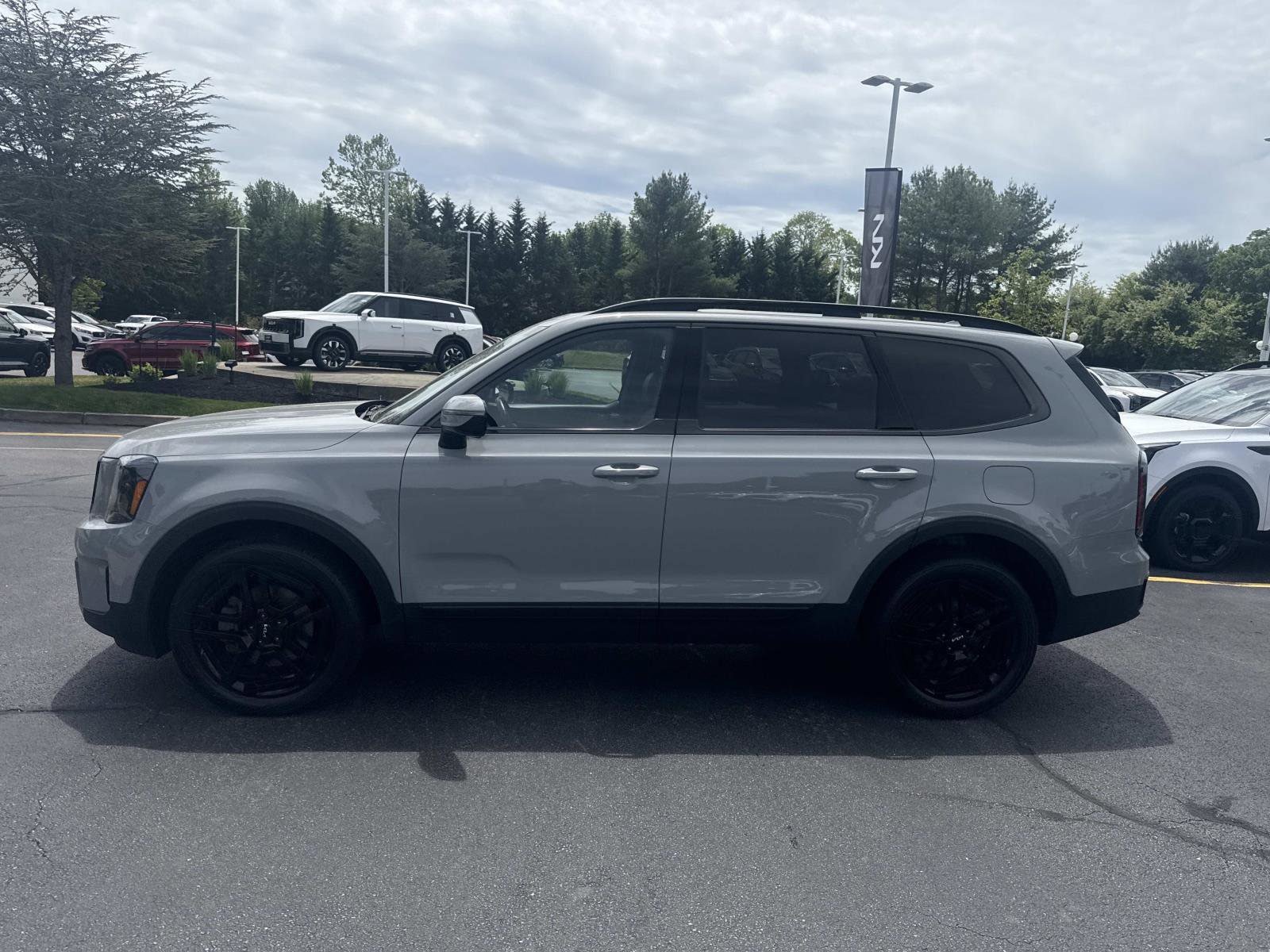 Used 2024 Kia Telluride SX X-Line AWD/4WD image 2