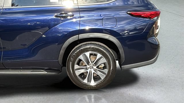 Used 2023 Toyota Highlander XLE FWD image 36