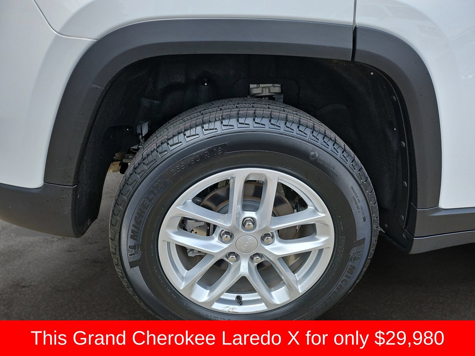 Used 2025 Jeep Grand Cherokee Laredo X w/ Luxury Tech Group I RWD image 43