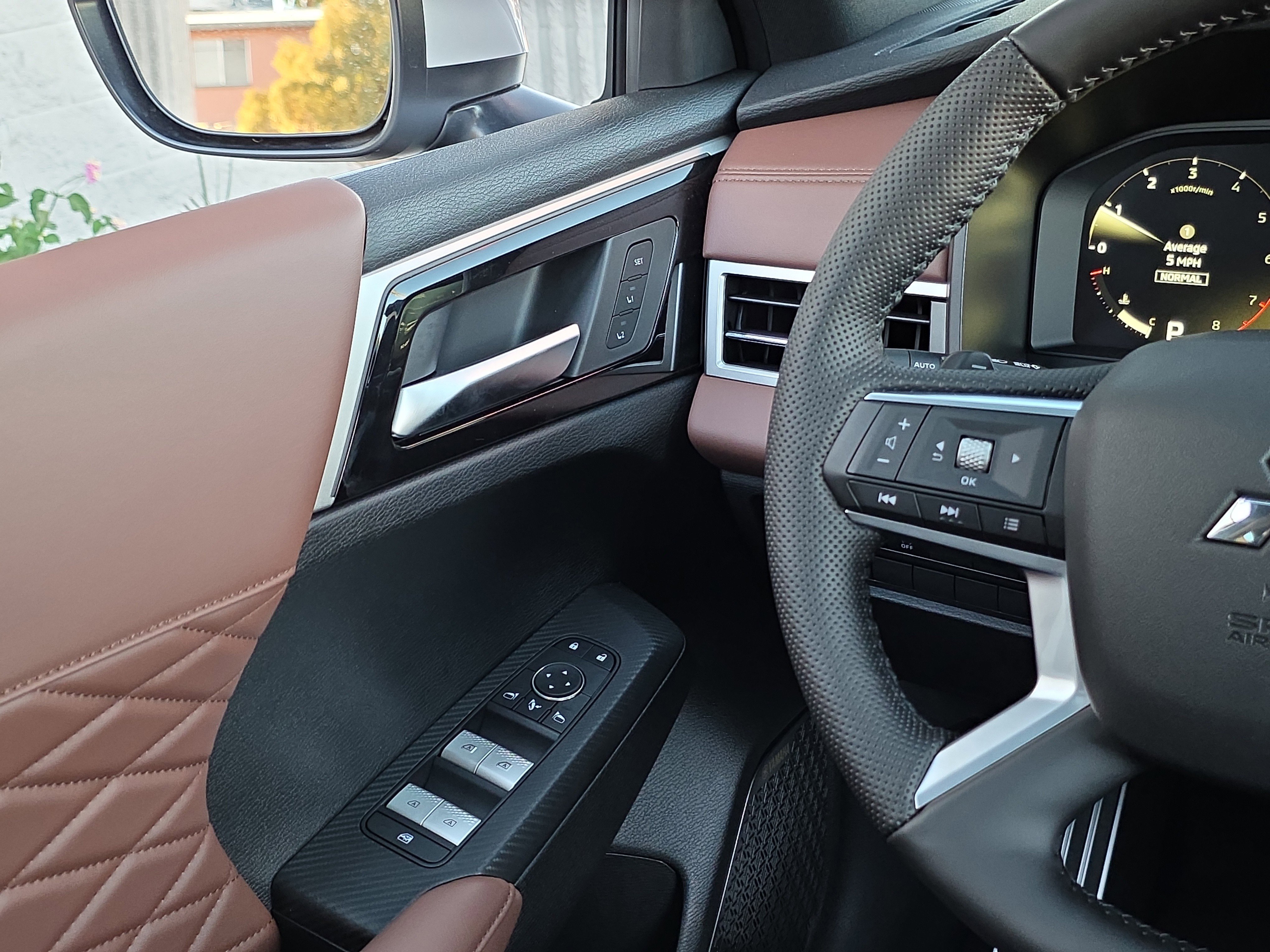 New 2026 Mitsubishi Outlander SEL image 28