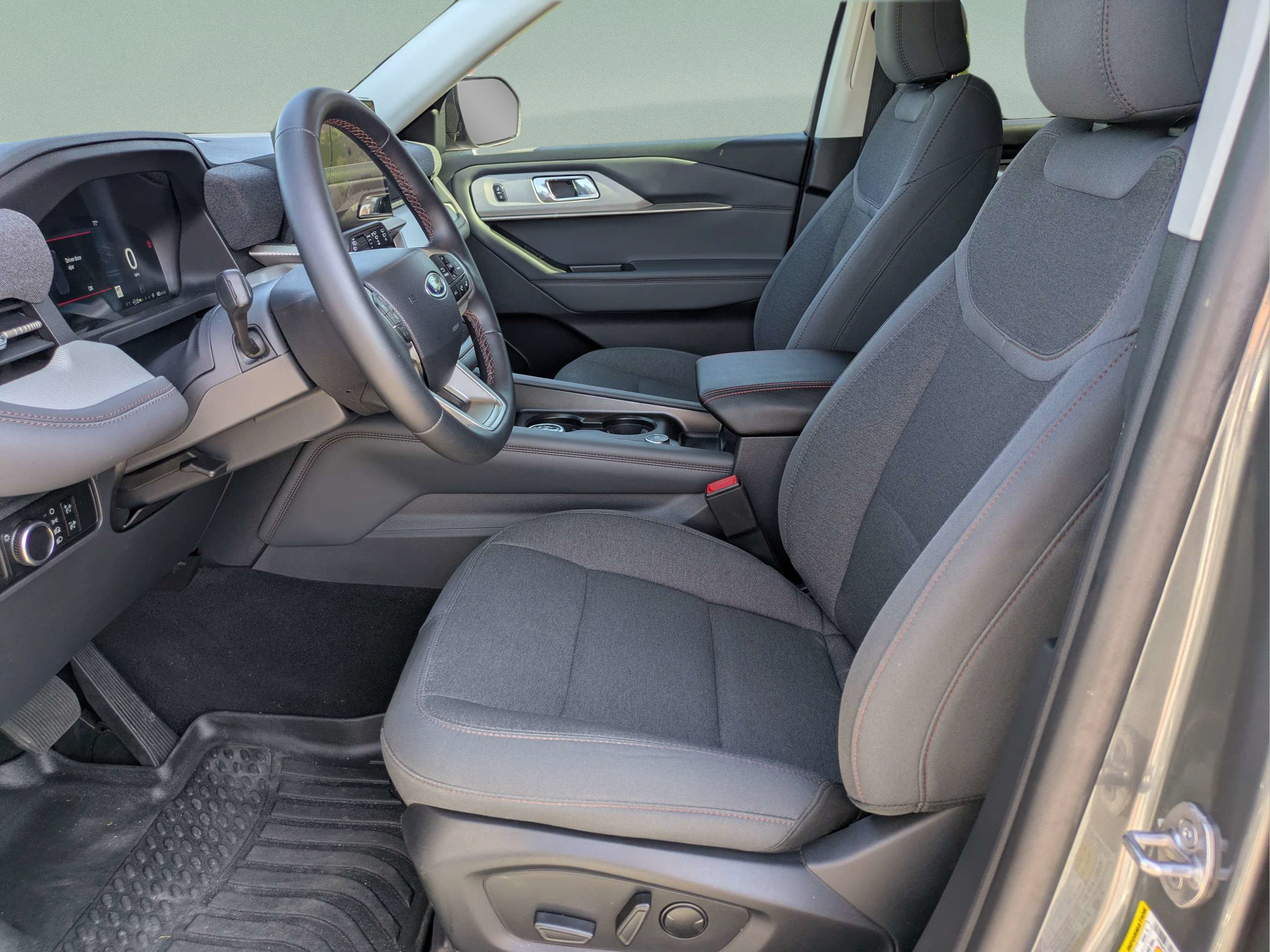 Used 2026 Ford Explorer Active RWD image 16