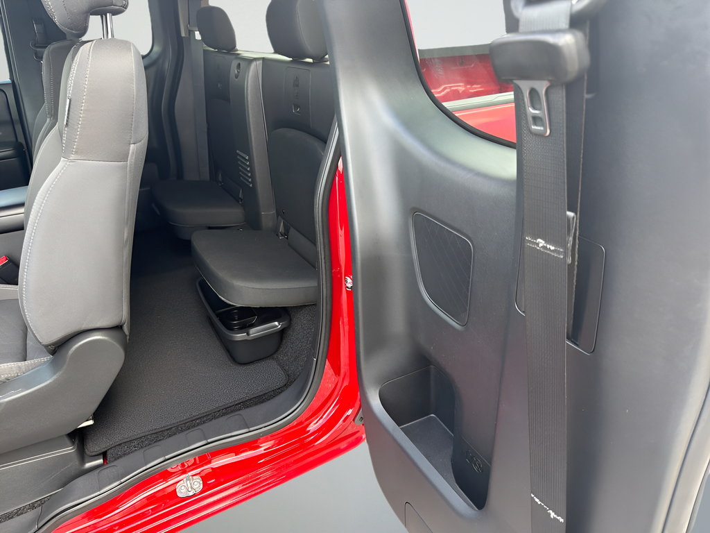 Certified 2025 Nissan Frontier SV RWD image 18