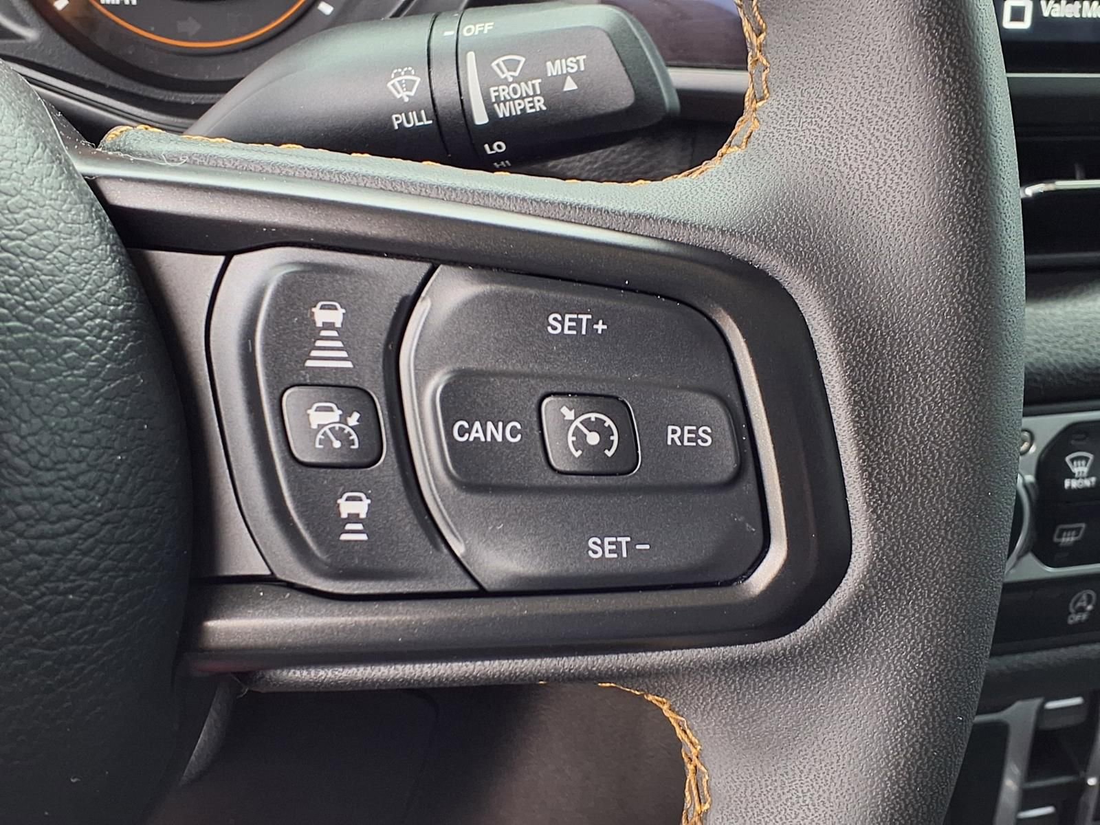 Used 2024 Jeep Gladiator Sport AWD/4WD image 15