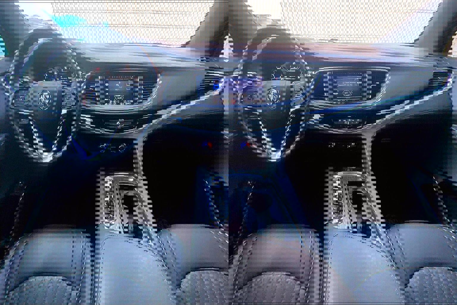 Used 2023 Buick Enclave Avenir image 15