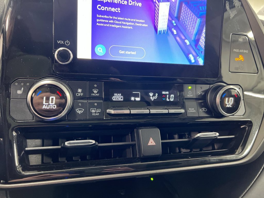 Used 2024 Toyota Highlander XLE FWD image 17