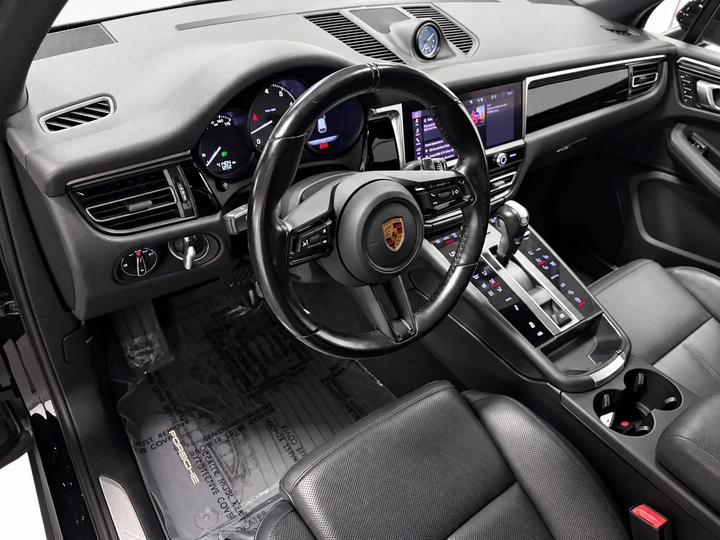 Used 2023 Porsche Macan S AWD/4WD image 9