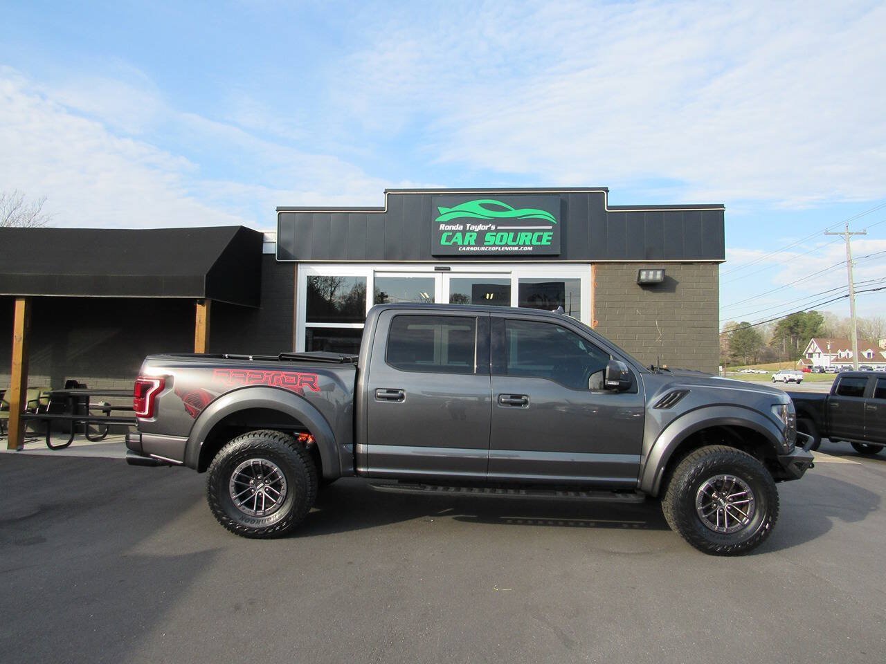 Used 2019 Ford F150 Raptor w/ Equipment Group 802A Luxury AWD/4WD image 2
