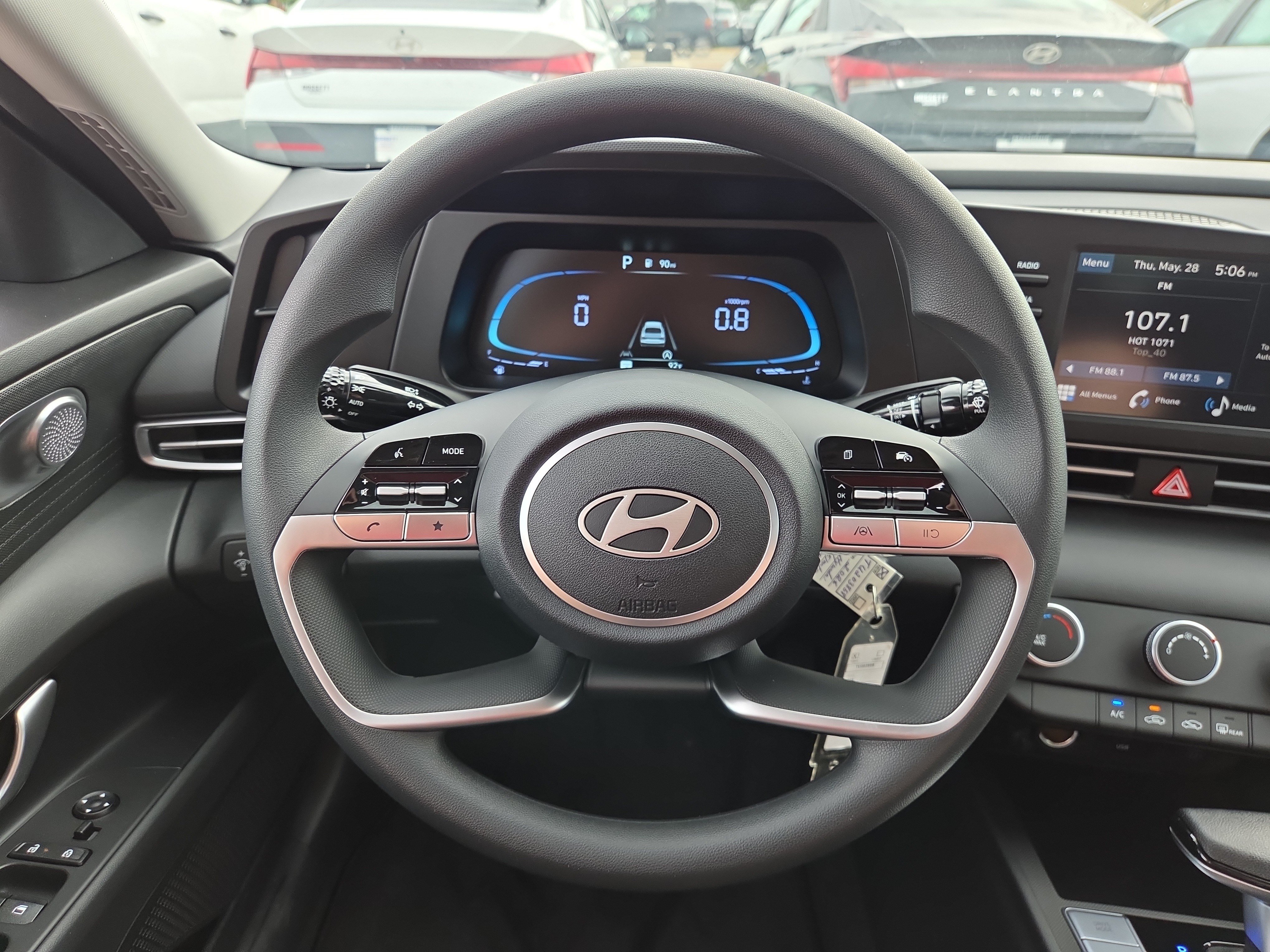 New 2026 Hyundai Elantra SE FWD image 9