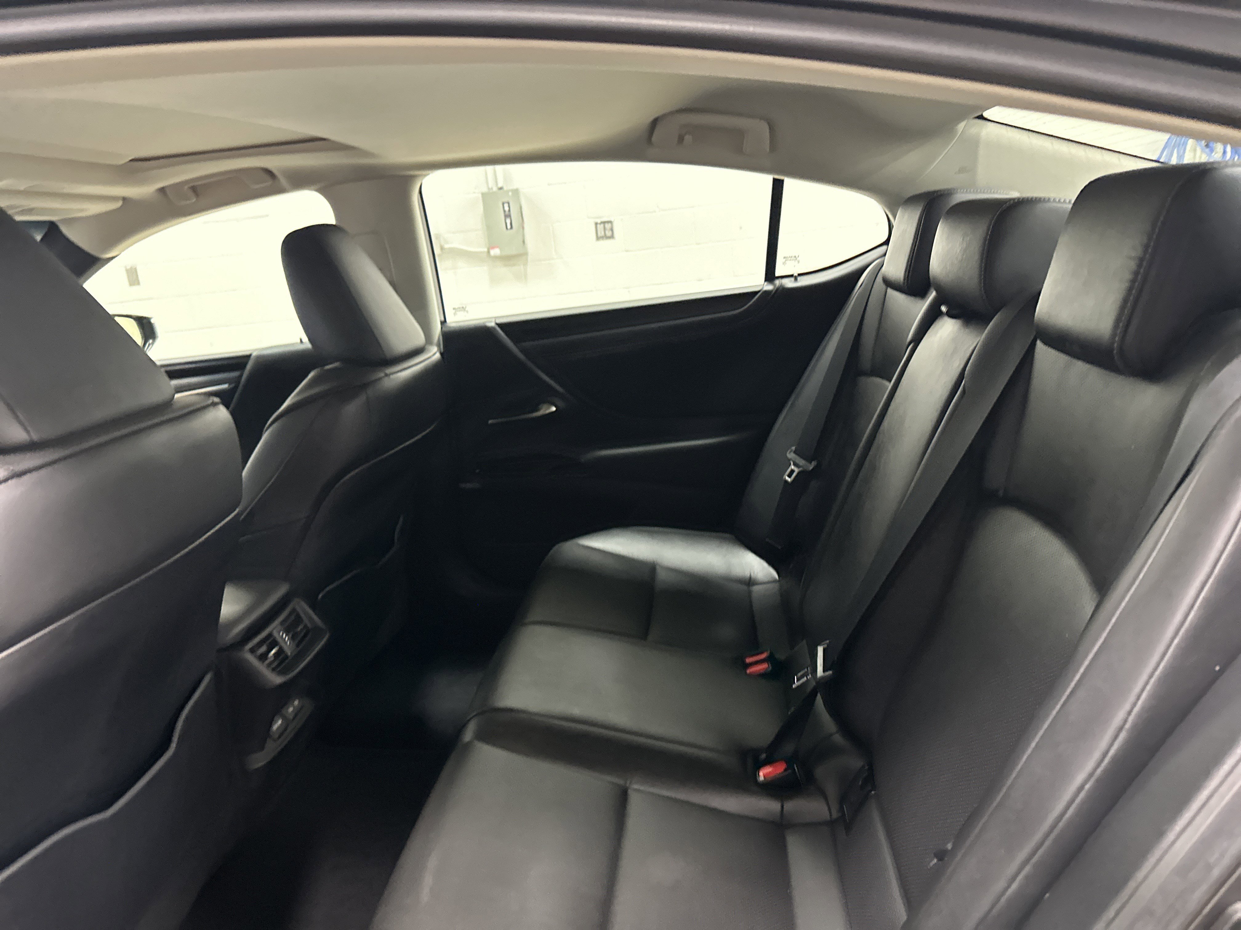 Certified 2023 Lexus ES 350 w/ Premium Package image 31