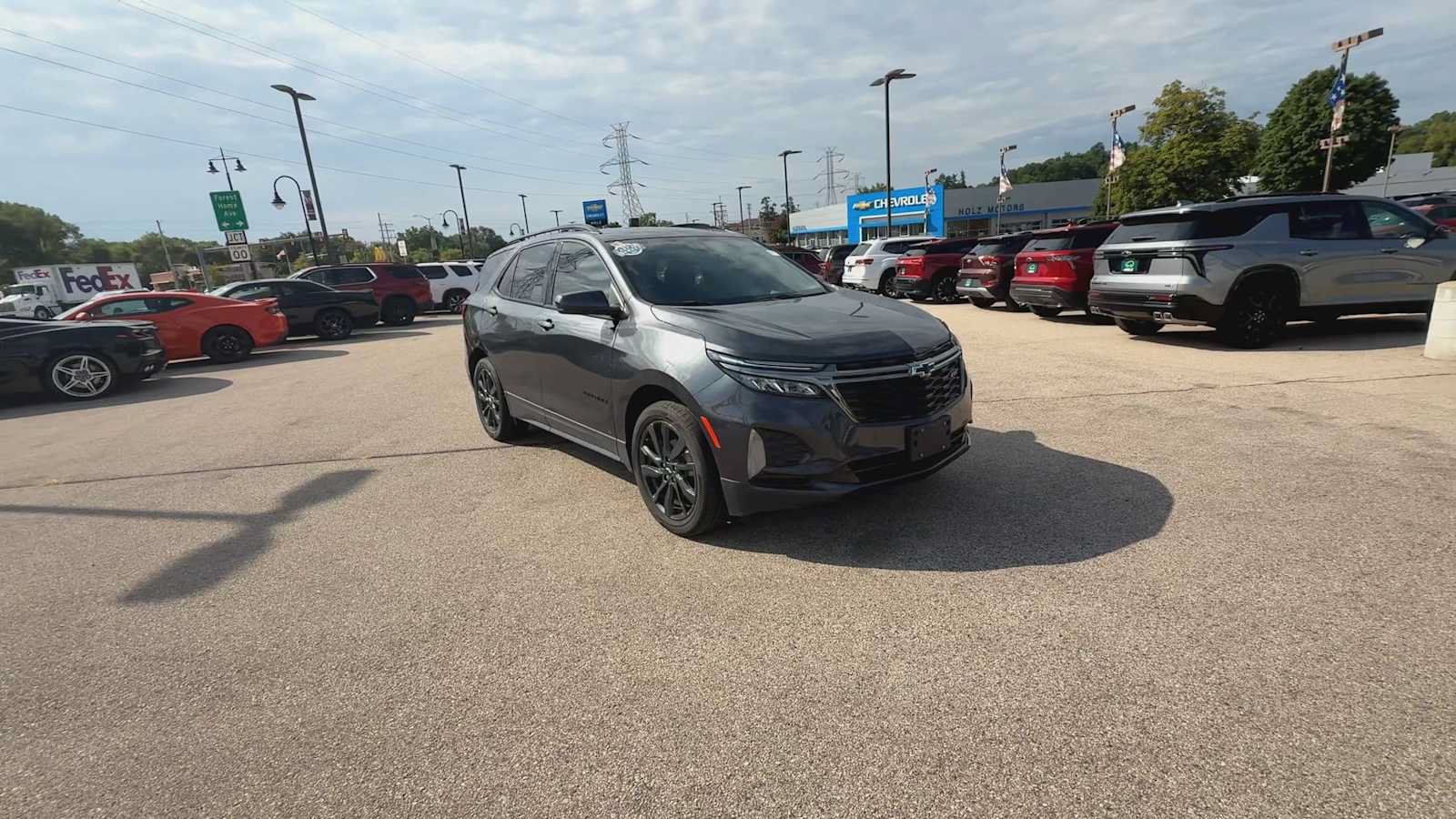 Used 2023 Chevrolet Equinox RS FWD image 2