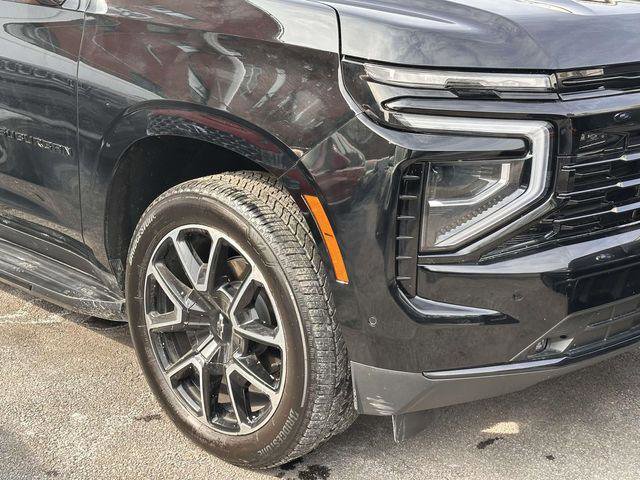 Used 2025 Chevrolet Suburban RST w/ Sun And Tow Package image 5