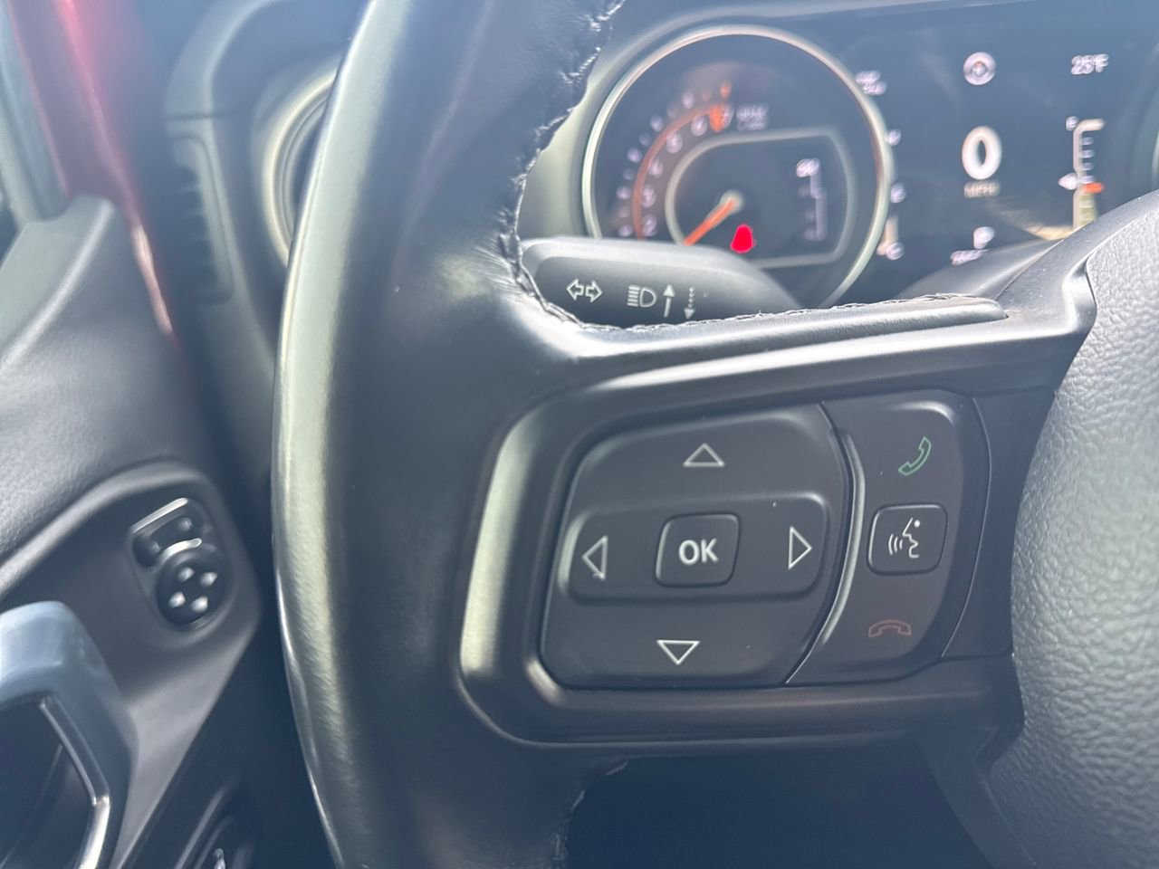 Used 2021 Jeep Gladiator Sport image 28