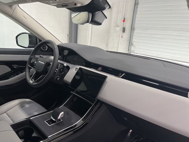 Used 2025 Land Rover Range Rover Evoque S image 54