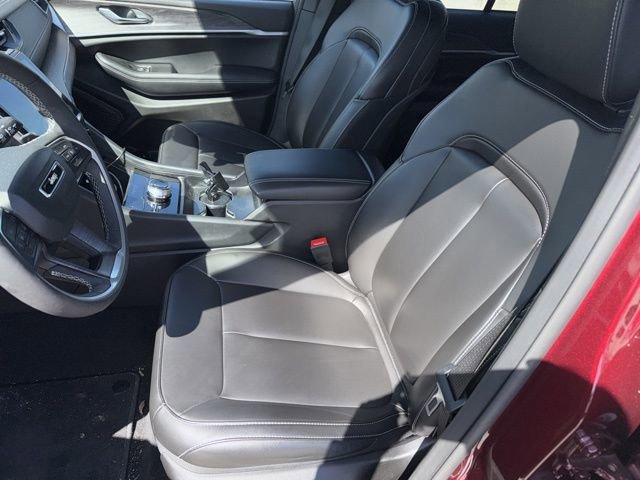 Used 2025 Jeep Grand Cherokee Limited w/ Trailer Tow Package image 9