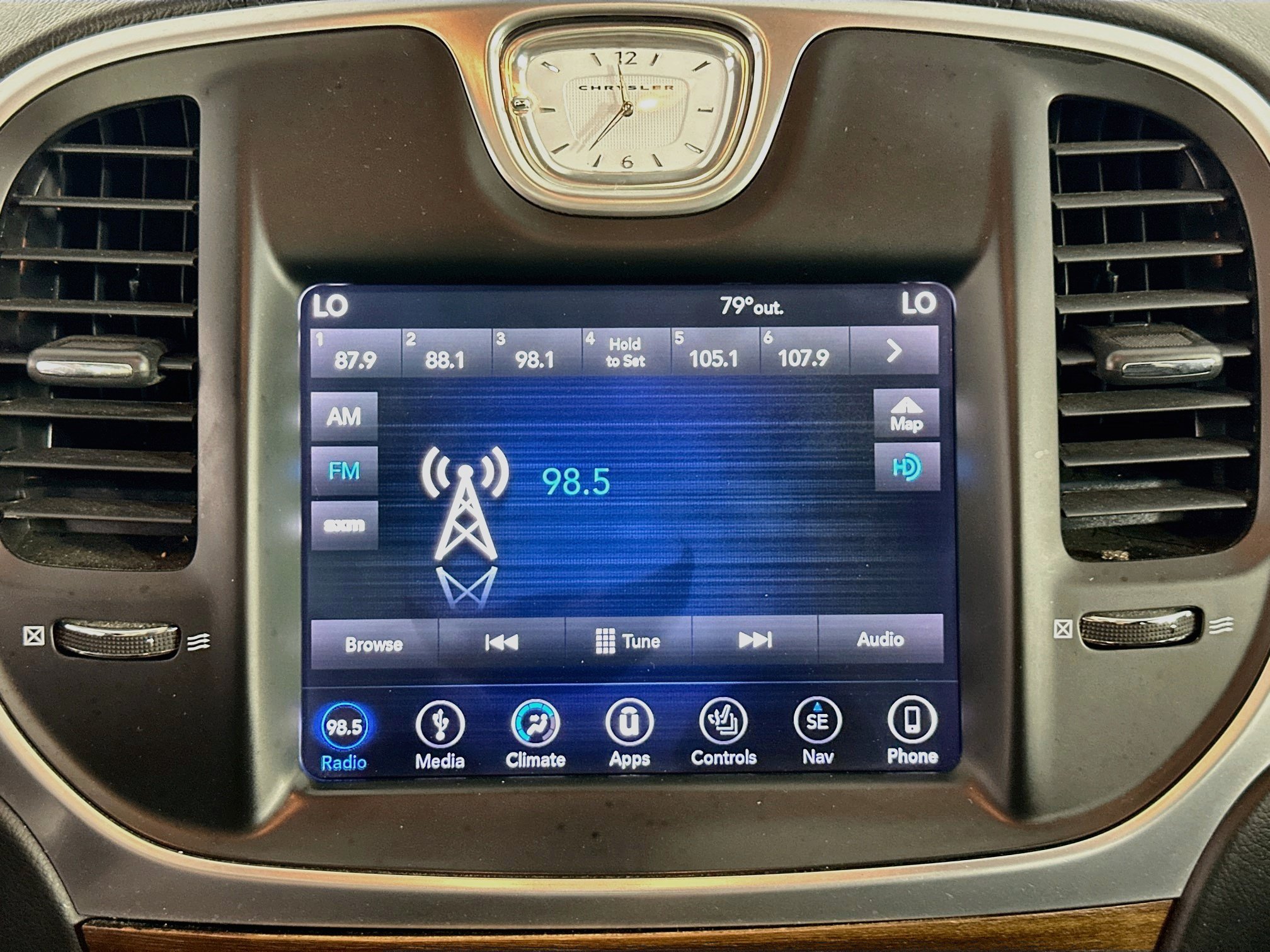 Used 2018 Chrysler 300 C w/ Sun, Sound & Nav Package RWD image 19