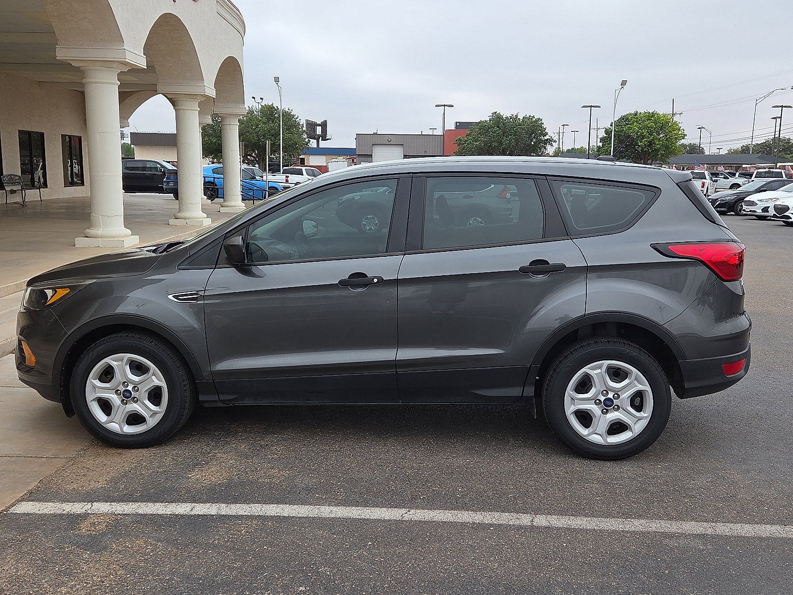 Used 2019 Ford Escape S FWD image 2