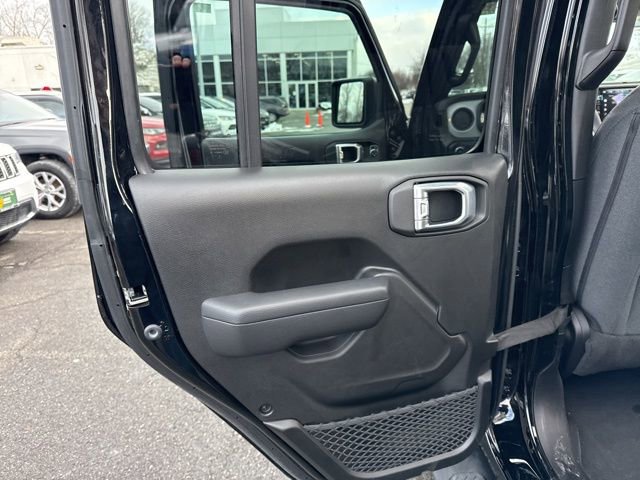 Used 2025 Jeep Wrangler Sport S image 32