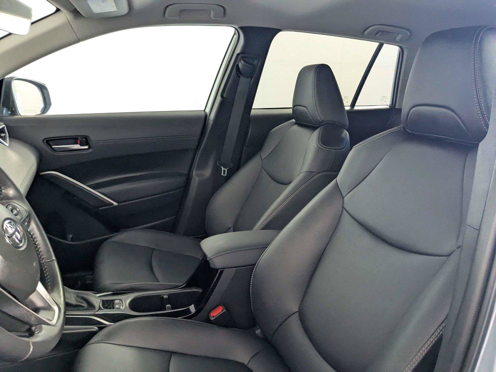 Certified 2025 Toyota Corolla Cross XLE FWD image 12