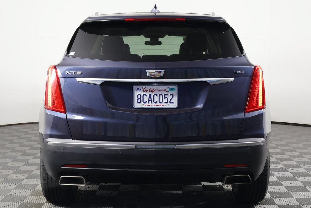 Used 2018 Cadillac XT5 Luxury w/ Driver Awareness Package FWD image 5