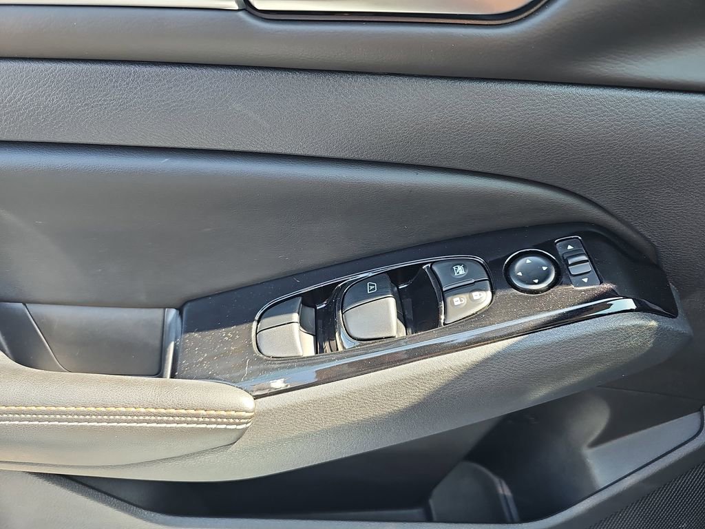 Used 2024 Nissan Altima 2.5 SR w/ SR Premium Package image 32