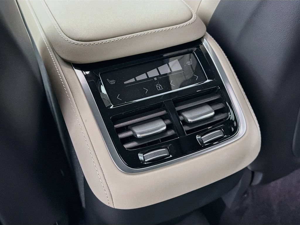 New 2026 Volvo XC90 B6 Core AWD/4WD image 26