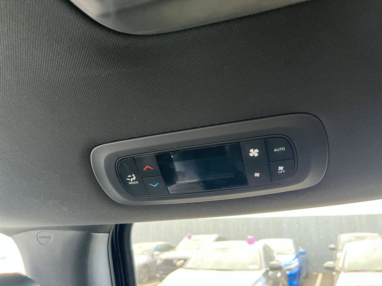 Used 2025 Chrysler Pacifica Select image 25