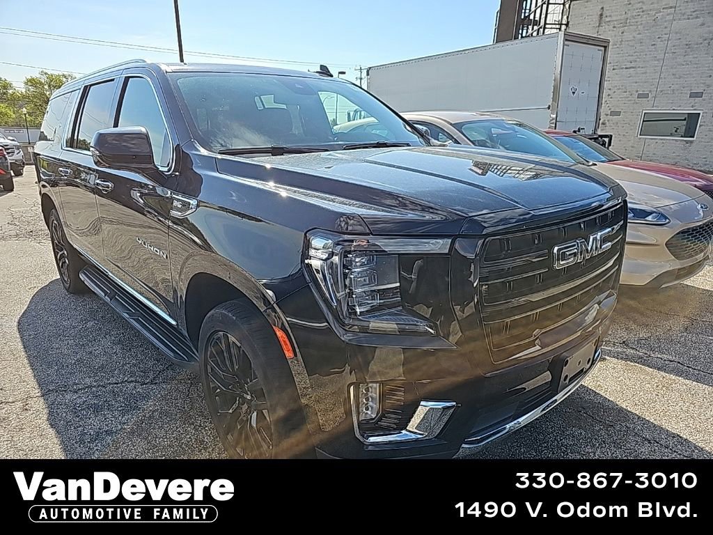 Used 2024 GMC Yukon XL SLT w/ SLT Luxury Package AWD/4WD image 1