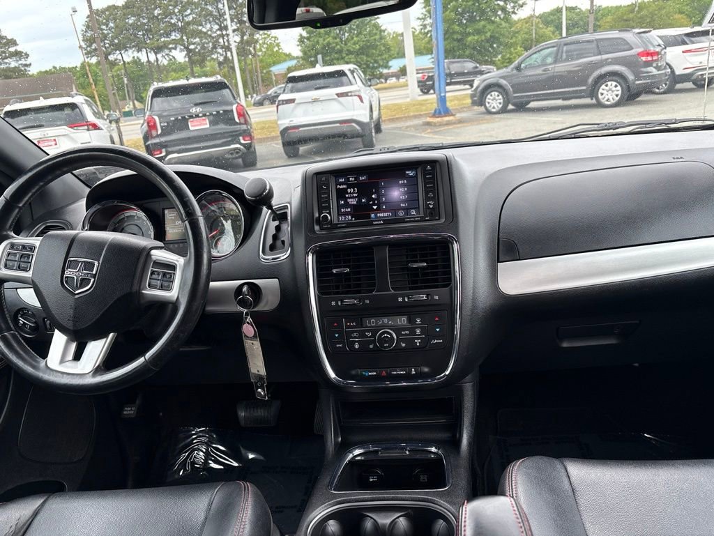 Used 2014 Dodge Grand Caravan R/T w/ Safety Sphere Group FWD image 10