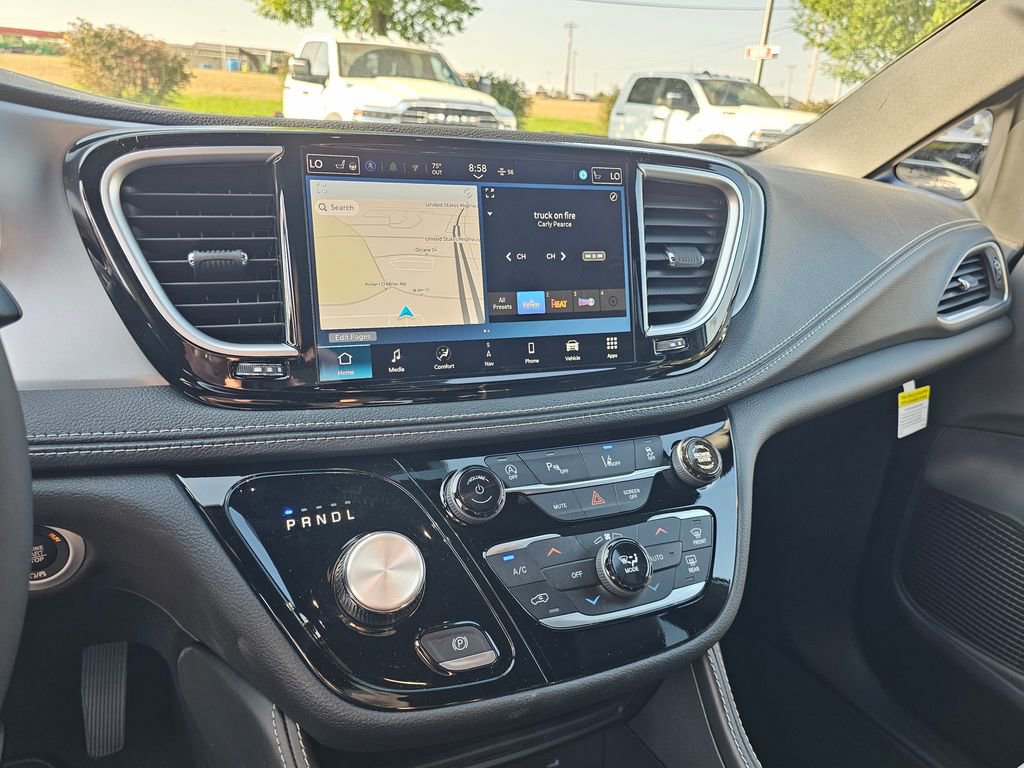 New 2026 Chrysler Pacifica Limited image 23
