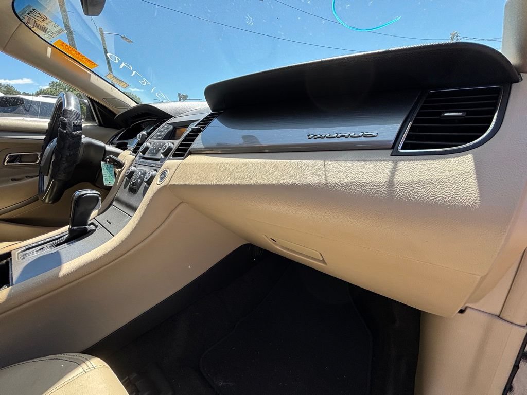Used 2016 Ford Taurus SEL FWD image 15