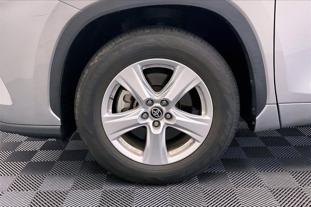 Used 2022 Toyota Highlander L image 7