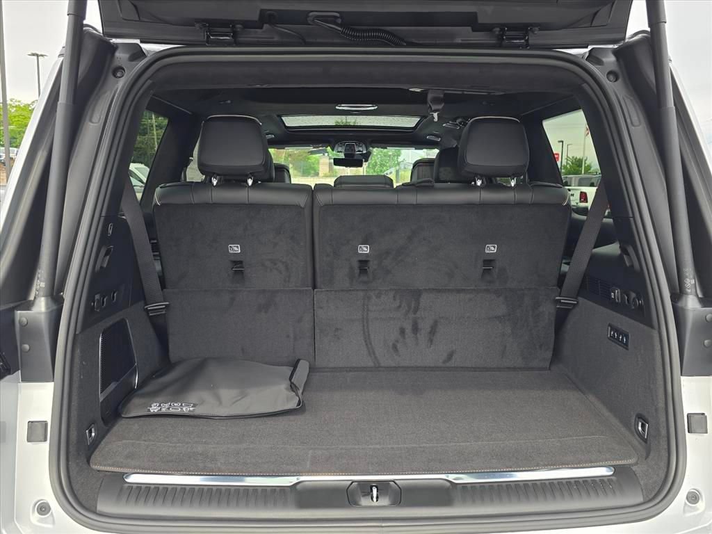 New 2026 Jeep Grand Wagoneer Summit AWD/4WD image 15