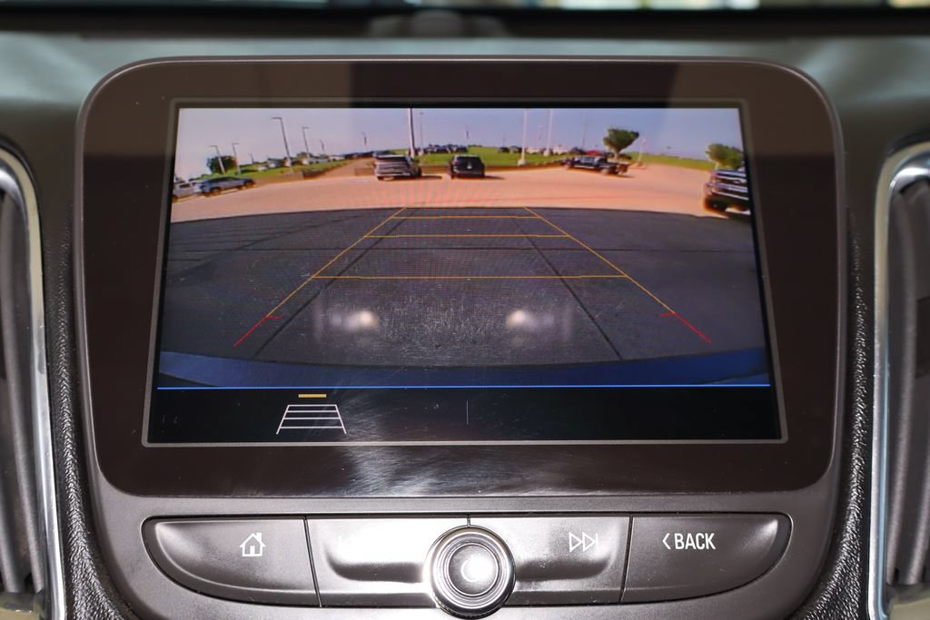 Used 2019 Chevrolet Malibu LT w/ Leather Package FWD image 24