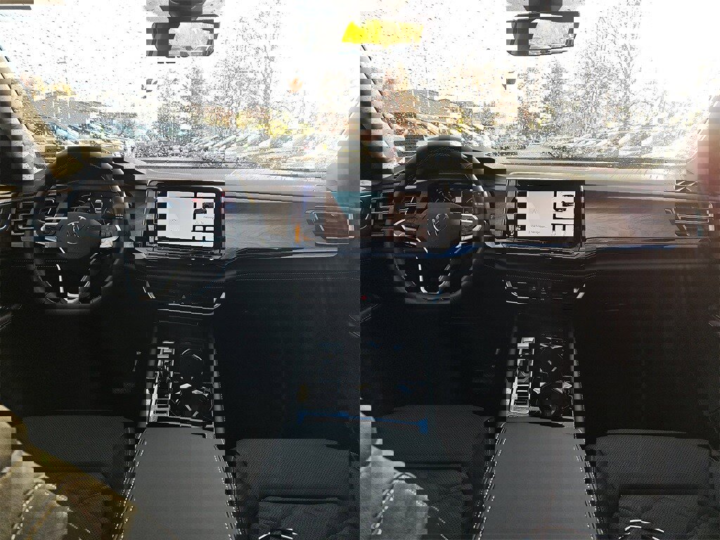 New 2026 Volkswagen Atlas SE image 5