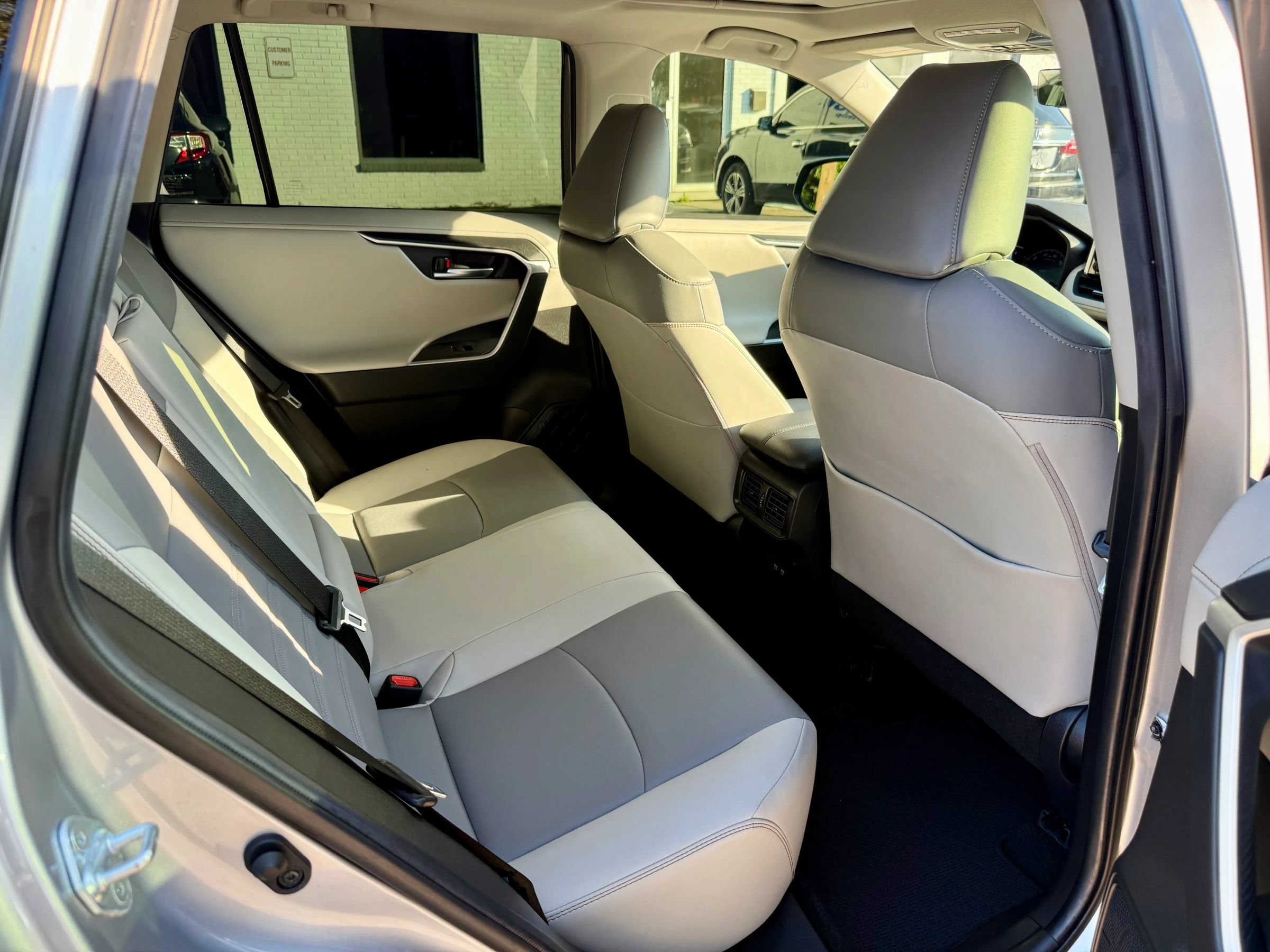 Used 2021 Toyota RAV4 Limited FWD image 12
