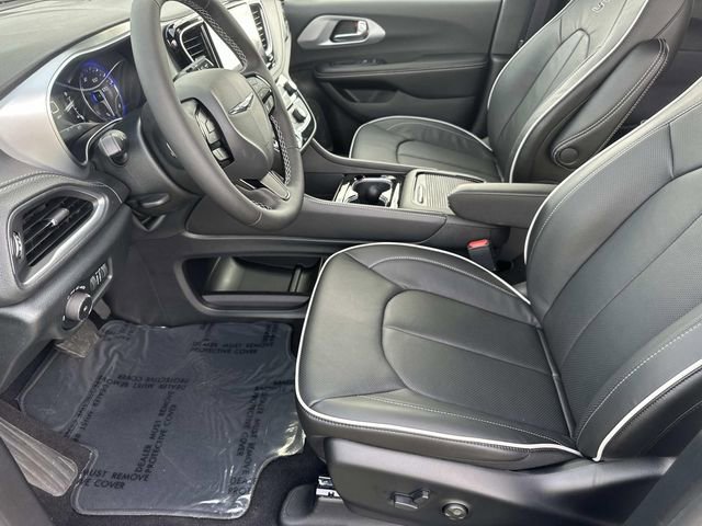 New 2026 Chrysler Pacifica Limited w/ S Appearance Package image 23