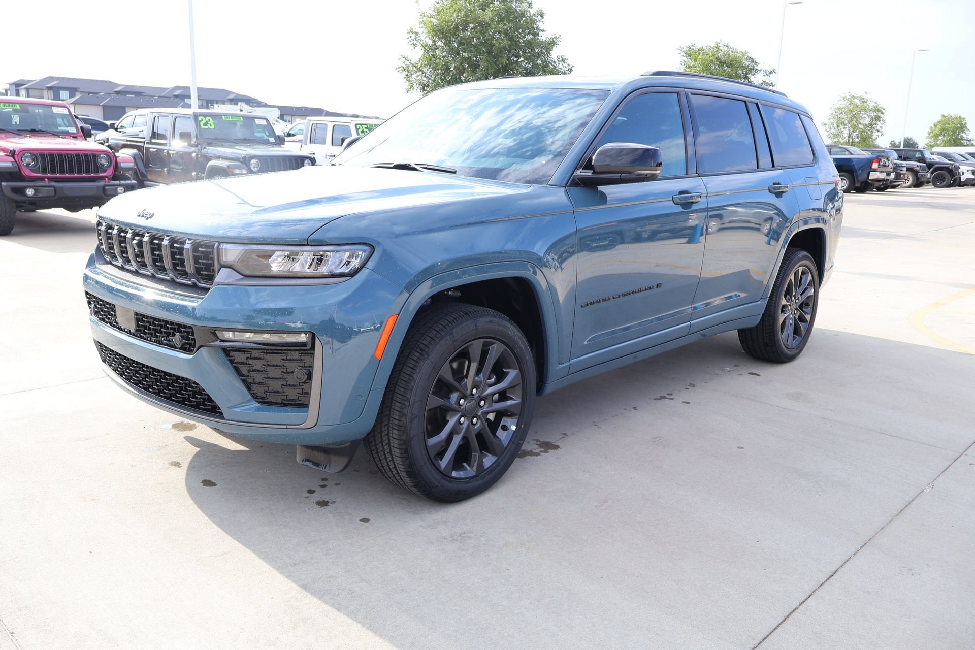 New 2026 Jeep Grand Cherokee L Limited AWD/4WD image 10