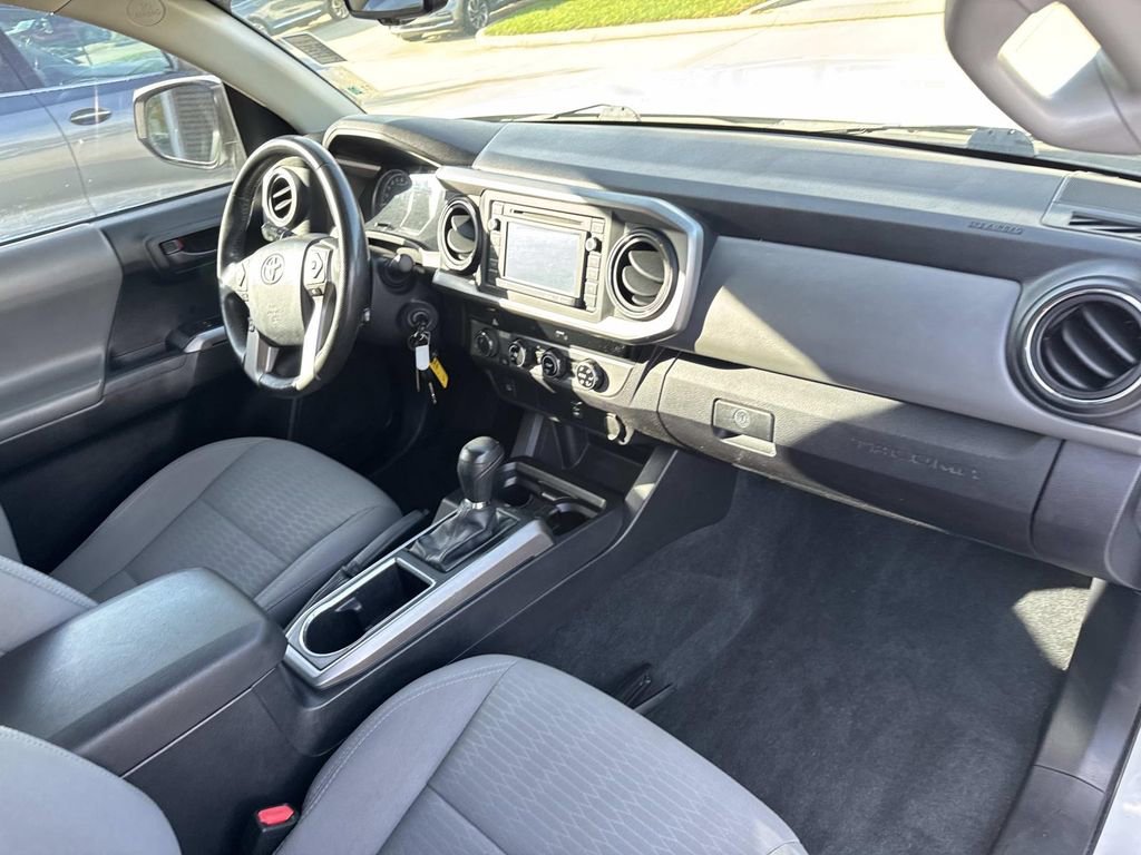 Used 2017 Toyota Tacoma SR5 w/ Tow Package image 15