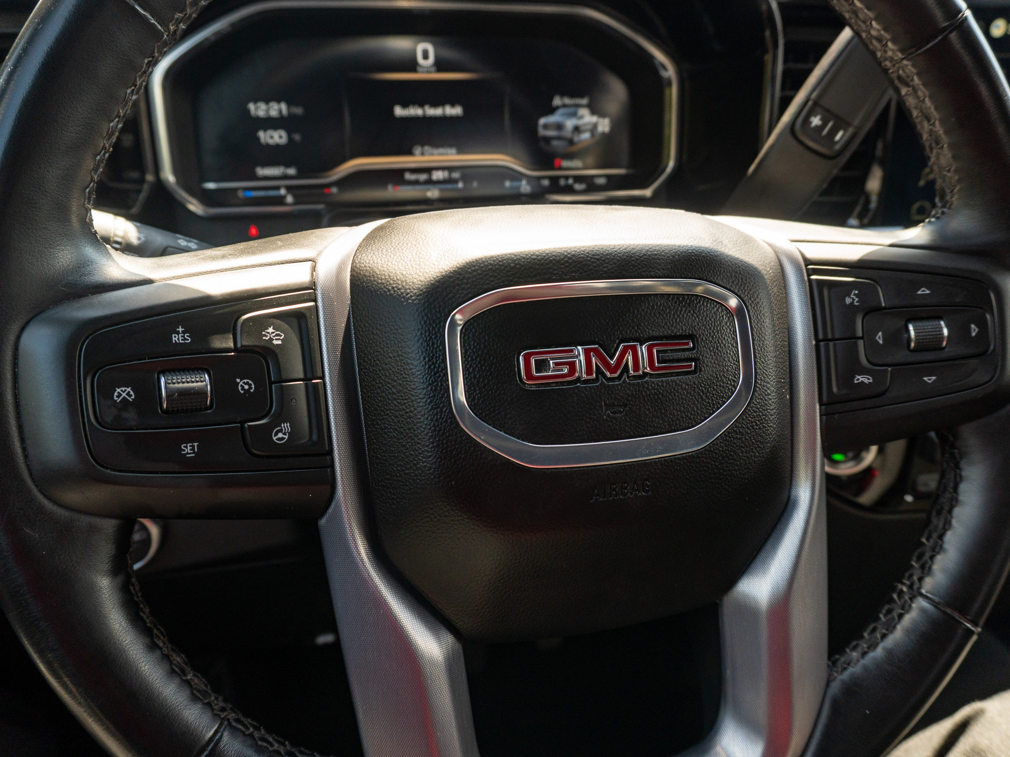 Used 2025 GMC Sierra 1500 SLT AWD/4WD image 30