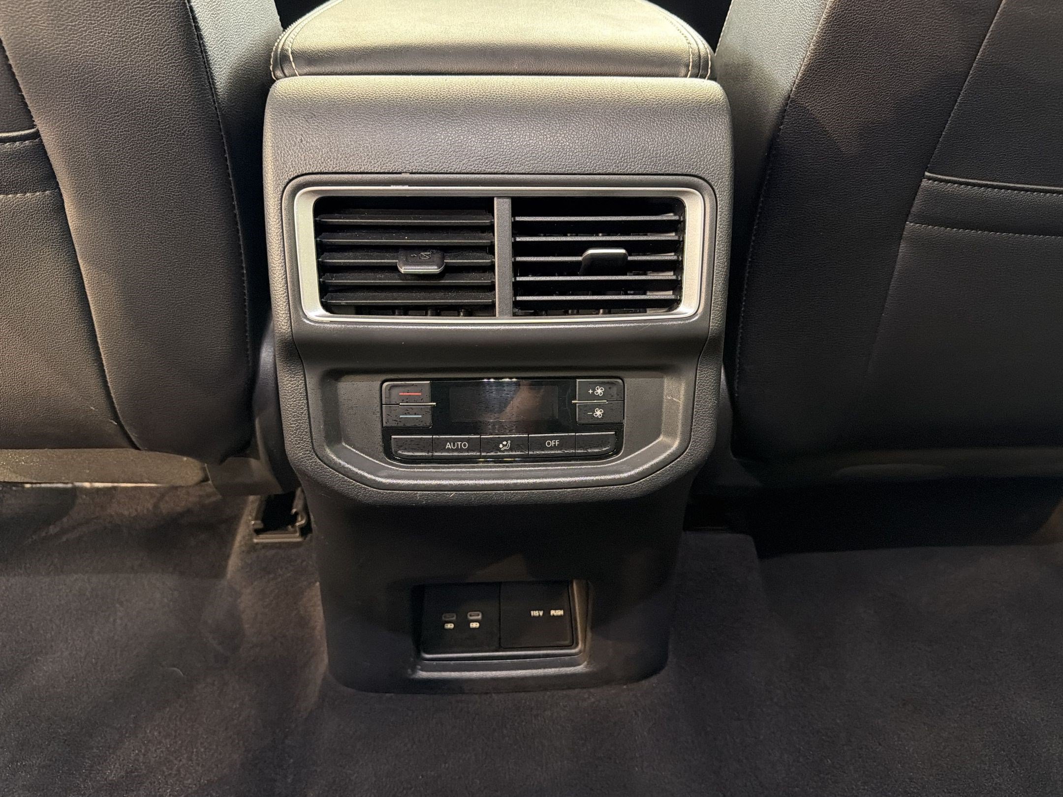 Used 2024 Volkswagen Atlas SE FWD image 31