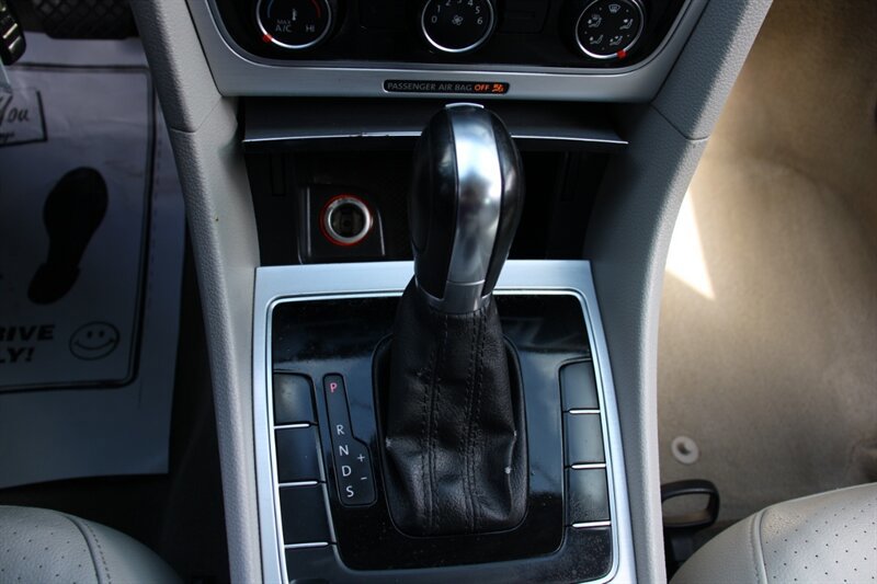Used 2013 Volkswagen Passat 2.5 SE FWD image 8