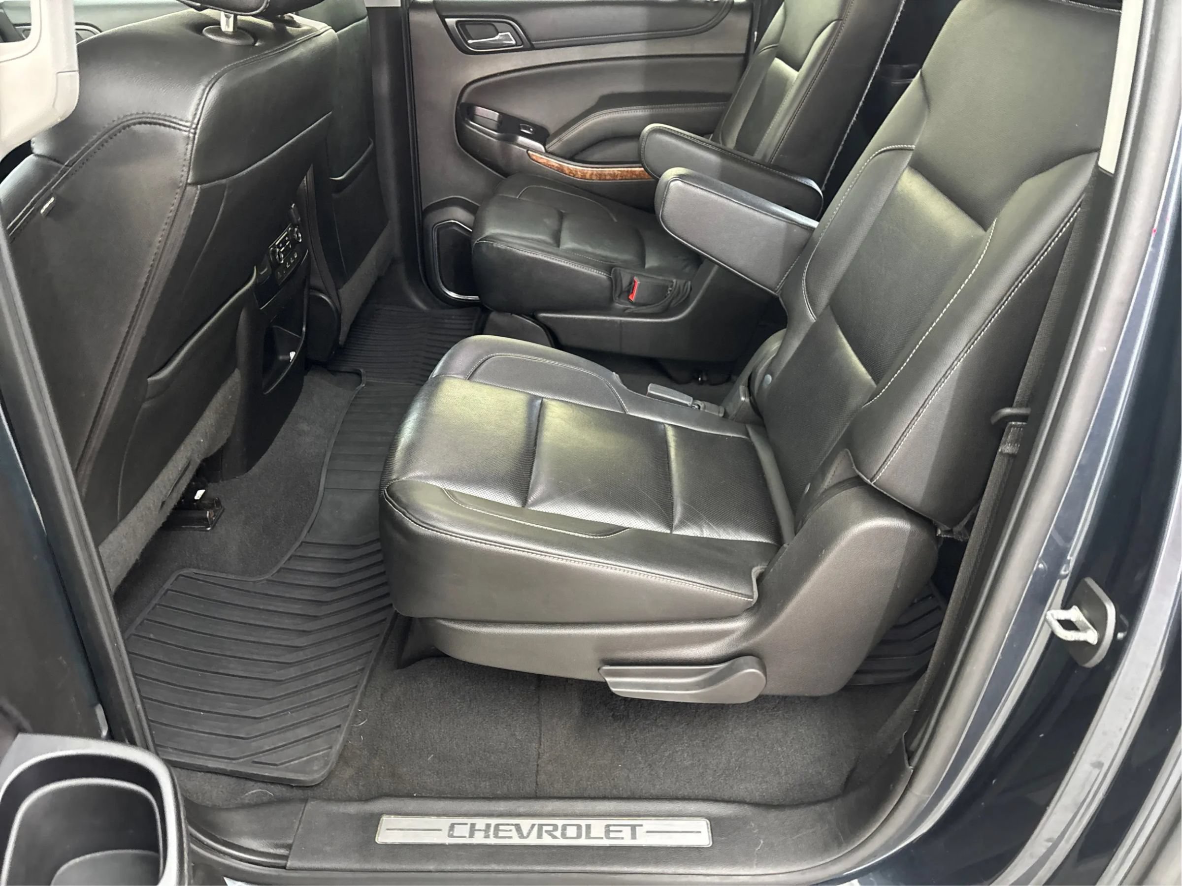 Used 2019 Chevrolet Suburban Premier AWD/4WD image 13