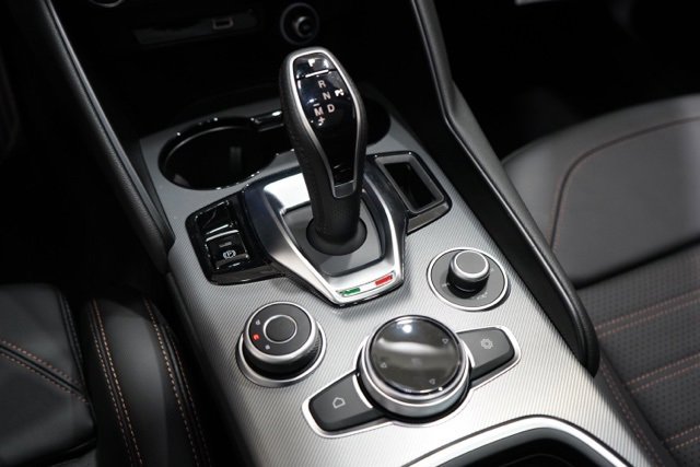 New 2025 Alfa Romeo Giulia Intensa AWD w/ Driving Assist Package image 29