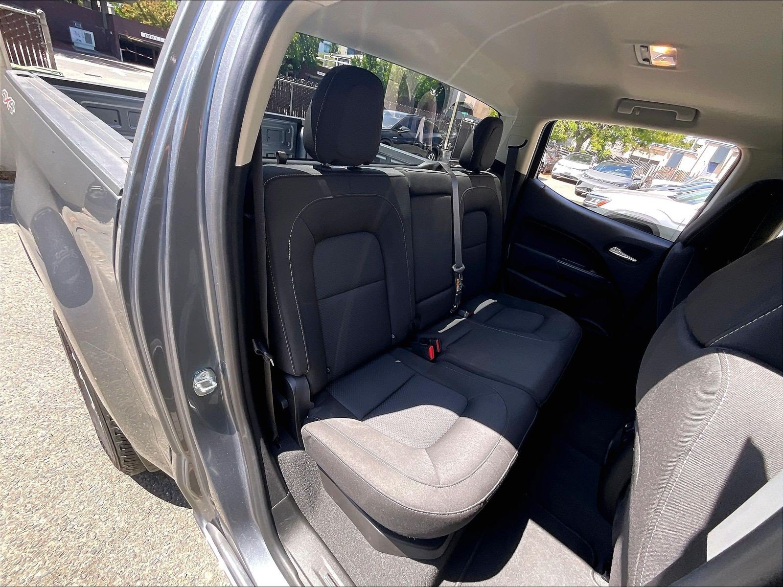 Used 2022 Chevrolet Colorado LT w/ Safety Package AWD/4WD image 26